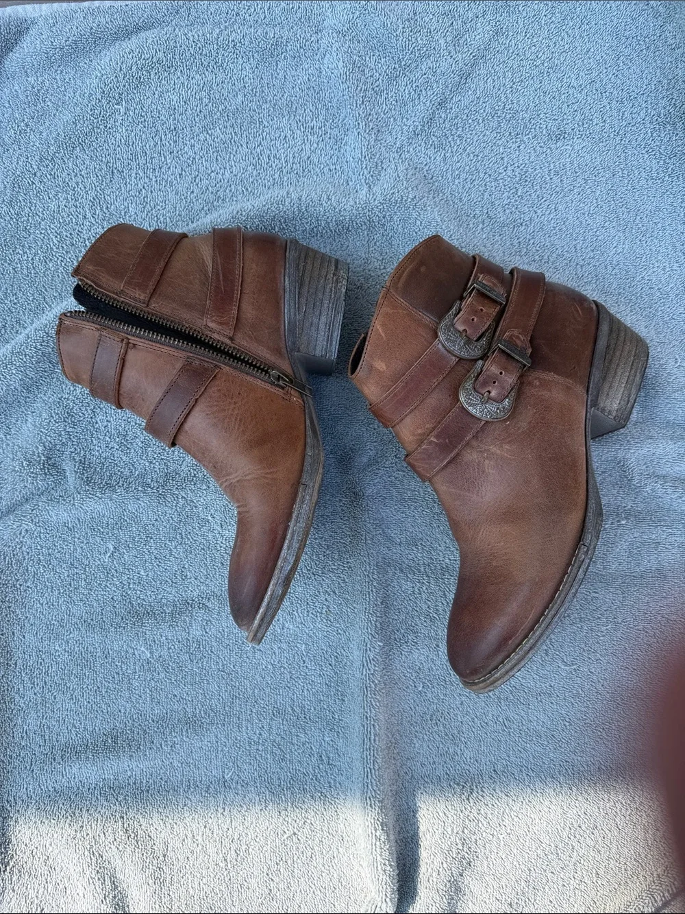 Sterling River Brown Cowboy Ankle Boots with Buckle Detail Size 8